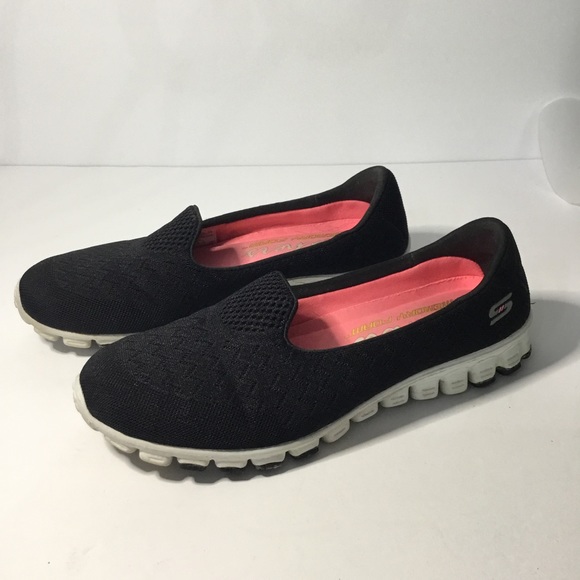 Skechers Women’s Black Memory Foam Sneakers Size 8.5 - Picture 2 of 9